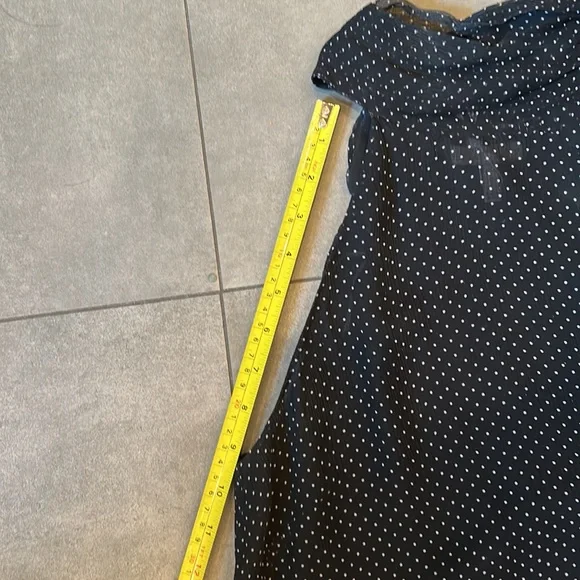 Joie Navy and White Silk Sleeveless Blouse with Tie around the Neck - Picture 4 of 8